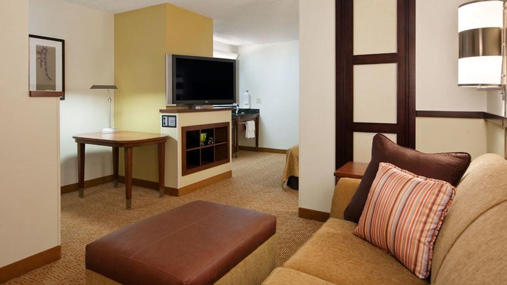 Comfort Suites Milwaukee West Ngoại thất bức ảnh