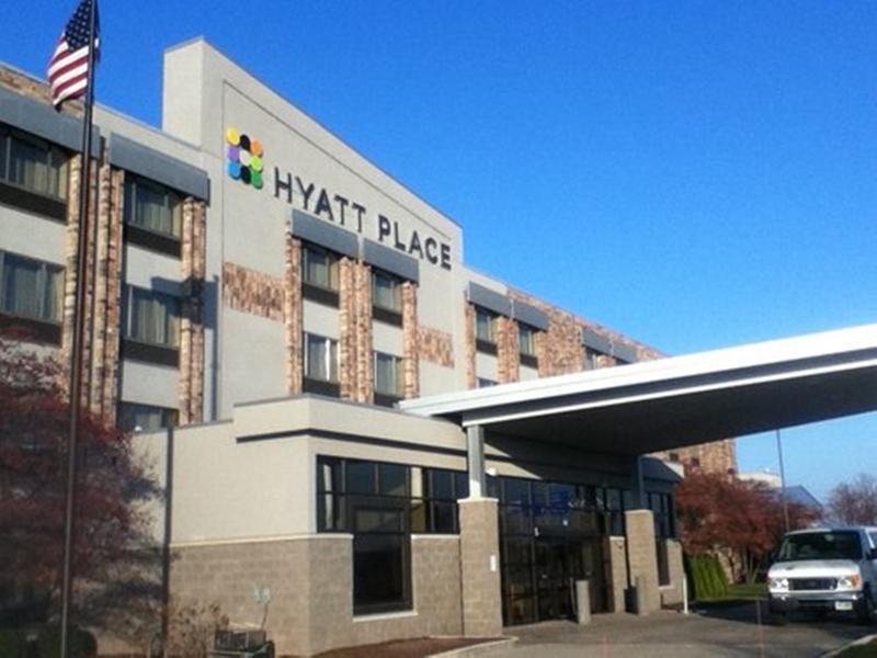 Comfort Suites Milwaukee West Ngoại thất bức ảnh