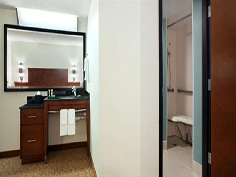 Comfort Suites Milwaukee West Ngoại thất bức ảnh